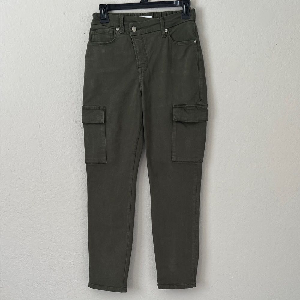 Like New! Good American Good Army Cuffed Pants Olive Green Cargo in SIze 2/26 - Picture 3 of 15